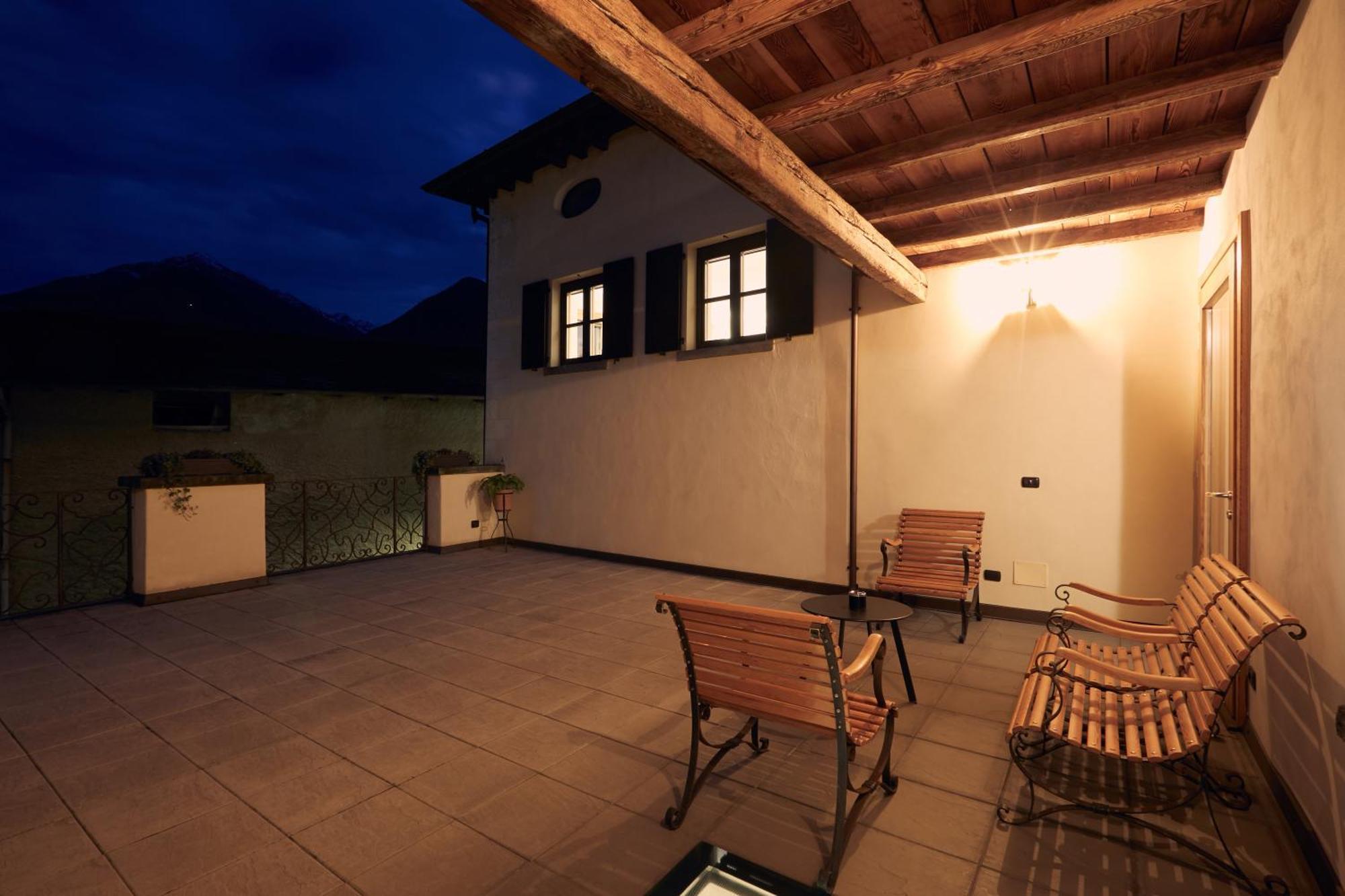 Bed and Breakfast Le Corti Dei Sassi Berbenno di Valtellina Esterno foto